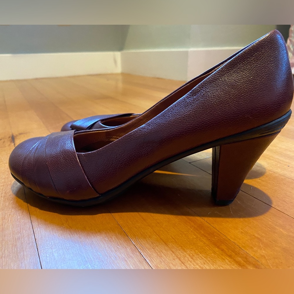 Gentle Souls Maroon Heels size 7
